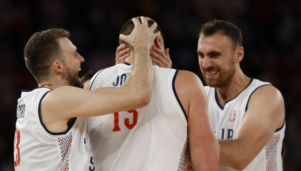 Velika pobeda košarkaša; krah odbojkašica; Španović nije mogla do finala