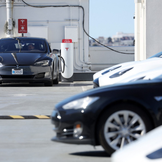 Šta bude kad se Tesla ne puni pola godine? VIDEO
