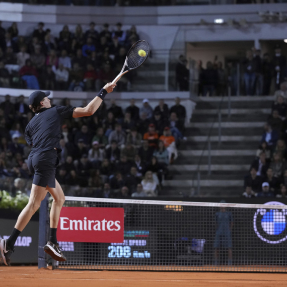 Strašan tenis u Rimu – Pol kao "gromovnik", ali Siner kreće po preokret!