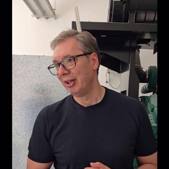 Vučić obišao sobu za kontrolu dva tunela: Nekada je bio san stići od Beograda do Zlatibora za dva sata VIDEO